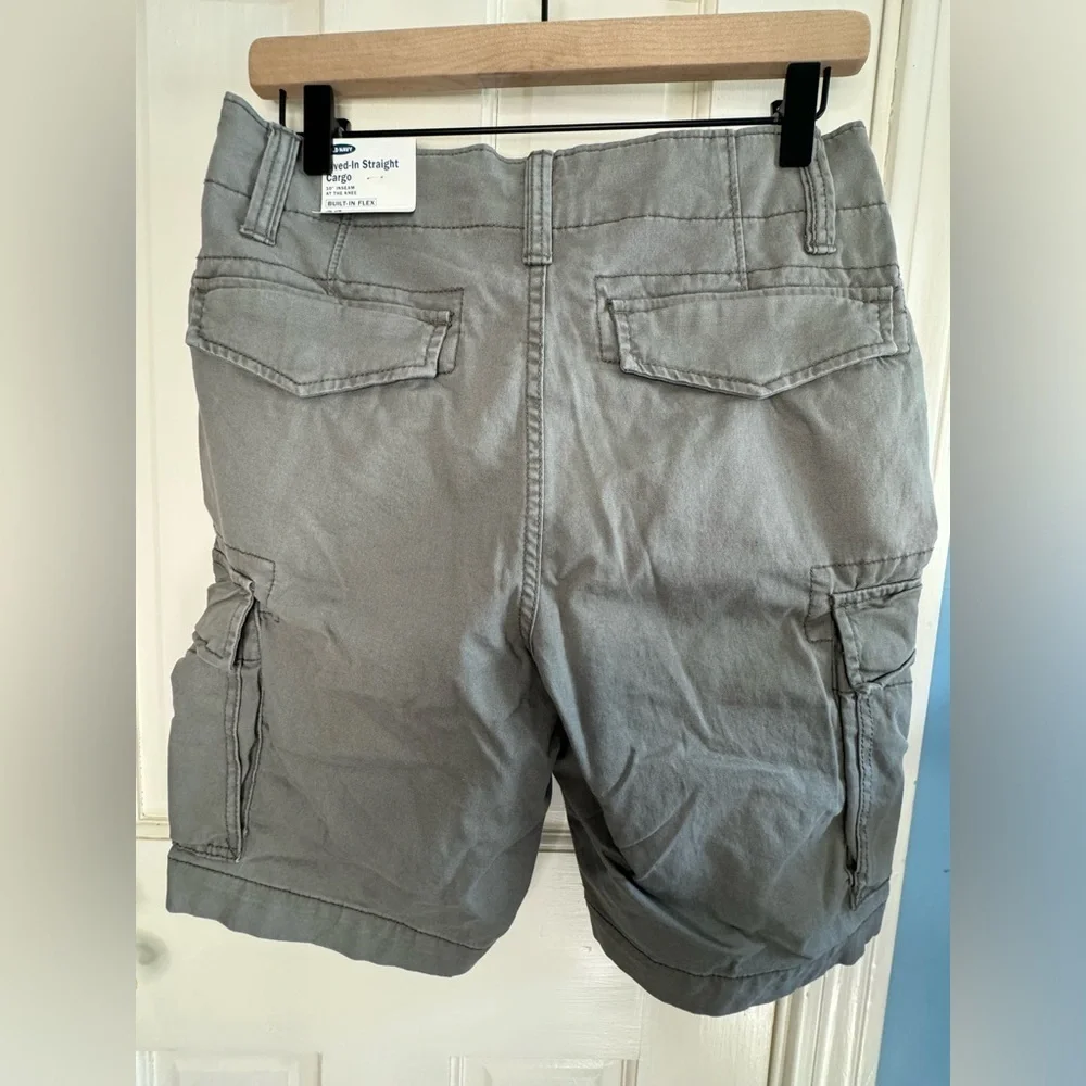 Old Navy NWT Men's Lived-In Straight Cargo Shorts in Gray Built-In Flex Size 28
